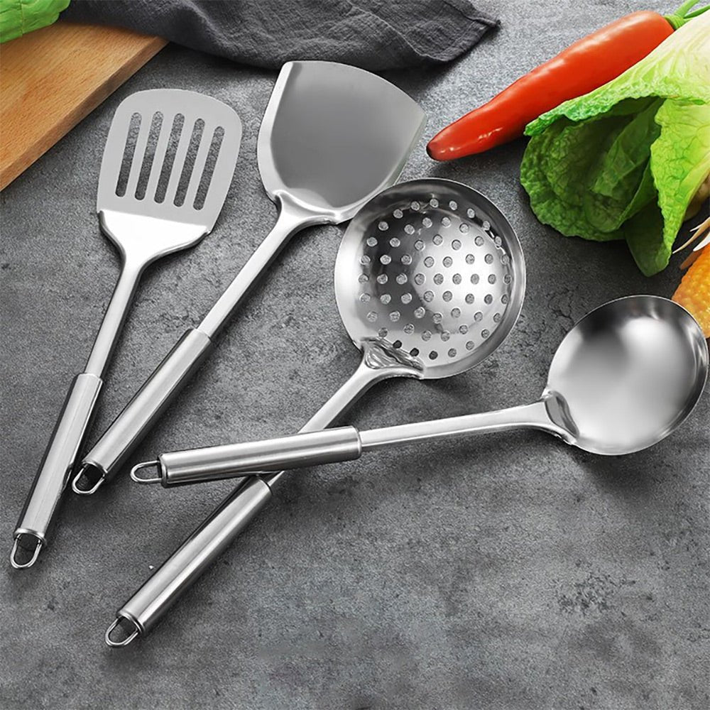 can you use metal spoon stainless steel pot