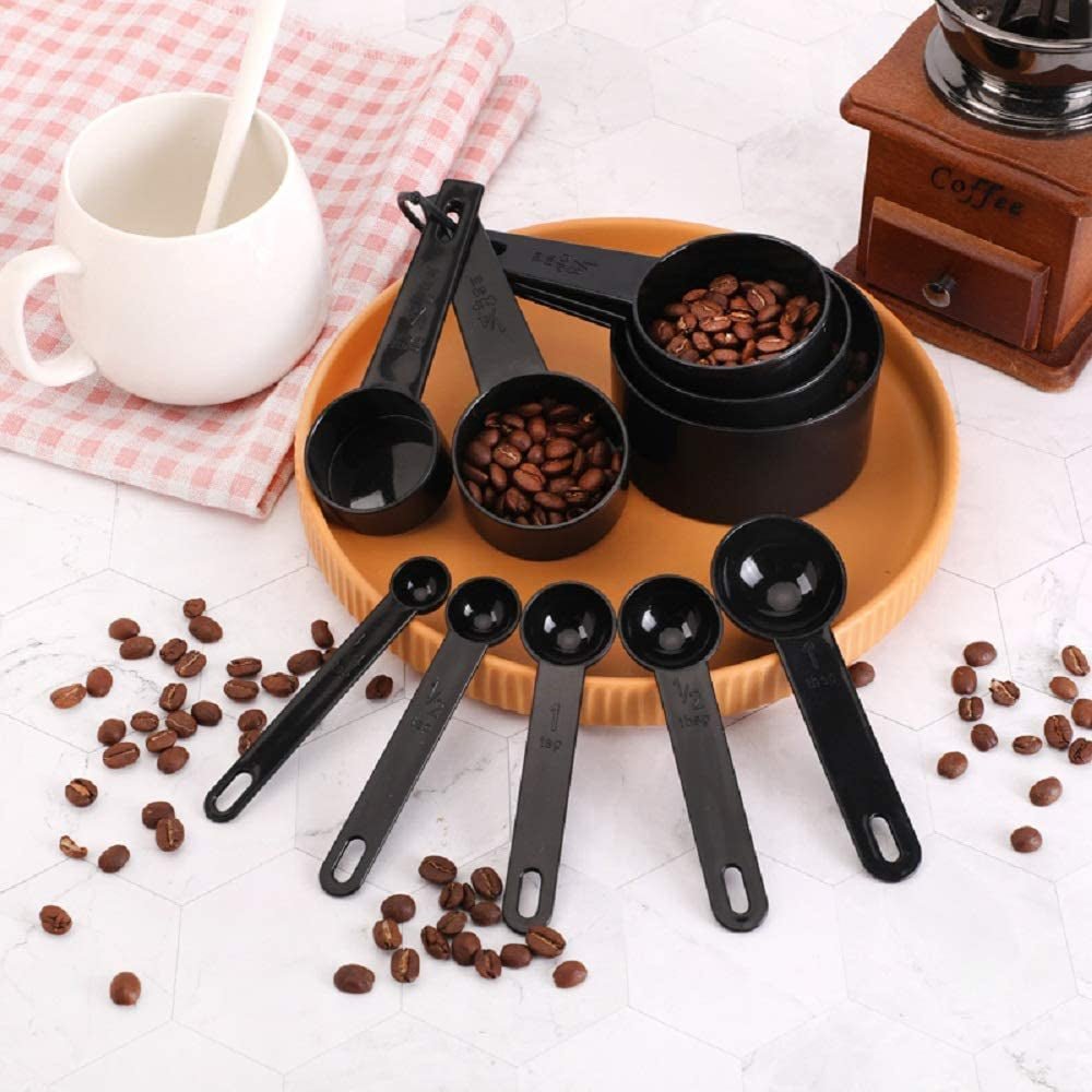 plastic measuring cups and spoons